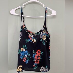 Blusa con estampado de flores